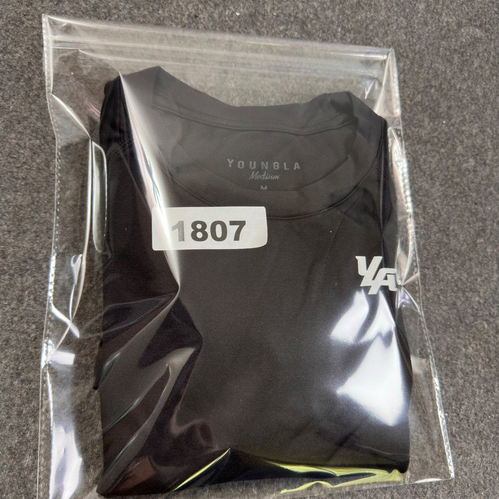 YoungLA Mens Compression Shirt Black Short Sleeve Seamless Gym Top Medium - Picture 6 of 6